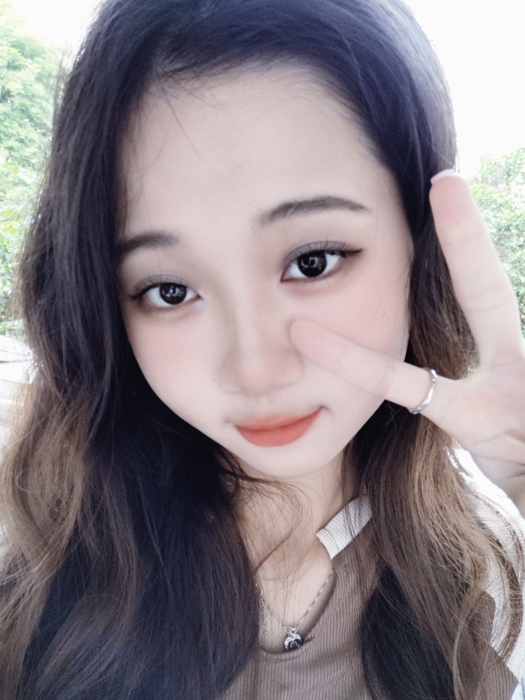 蔡蔡爱吃菜-广东省·广州市·天河区--热爱拍照，热爱穿搭，喜欢化妆
身高168体重102
性格活泼开朗，做事认真负责