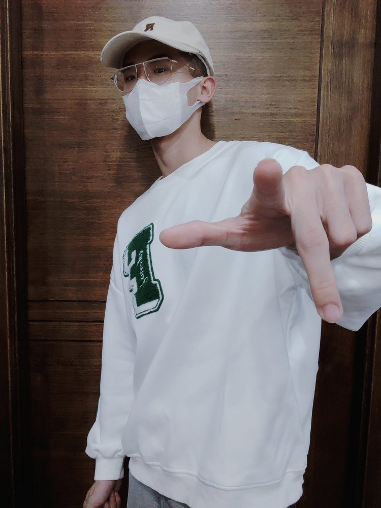 MAX 健身教练 🌞琦隆-浙江省·温州市·瓯海区-抖音-常年保持自己身材 接受寄拍衣服等 种草 开箱 可以根据要求 来完成所需要物品或者照片的要求
