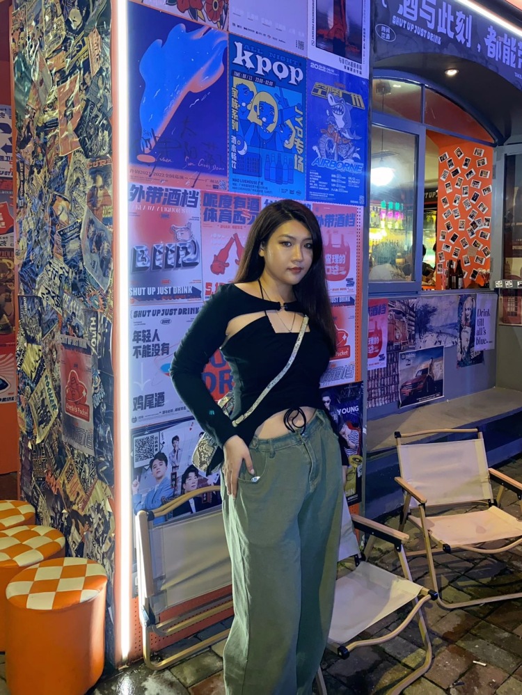 🧊-广东省·广州市·荔湾区--大家好!我是Lydia
身高164,体重55kg,幼教专业,会弹钢琴跳舞
爱好拍照修图,p图好,出图快质量高
寄拍,买家秀,模特都可,会摆拍会化妆,风格不限
坐标:广东省·广州市·荔湾区/佛山市·南海