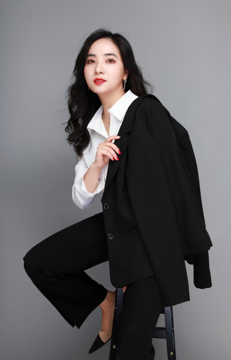 Michelle💋🔅-四川省·成都市·温江区-抖音,微博,知乎,某红薯-特强唱歌,健身,撸猫,拍照,修图,有单反。喜欢网购,也喜欢把好的东西种草给身边的人。平时工作比较规律,也希望在这个平台上拓展自己的另一面,发现人生的另一种可能。如果有寄拍,买家秀,开箱种草视频,以及探
