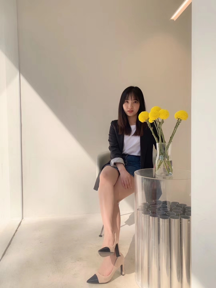 Michelle💋🔅-四川省·成都市·温江区-抖音，微博，知乎，某红薯-特强唱歌，健身，撸猫，拍照，修图，有单反。喜欢网购，也喜欢把好的东西种草给身边的人。平时工作比较规律，也希望在这个平台上拓展自己的另一面，发现人生的另一种可能。如果有寄拍，买家秀，开箱种草视频，以及探