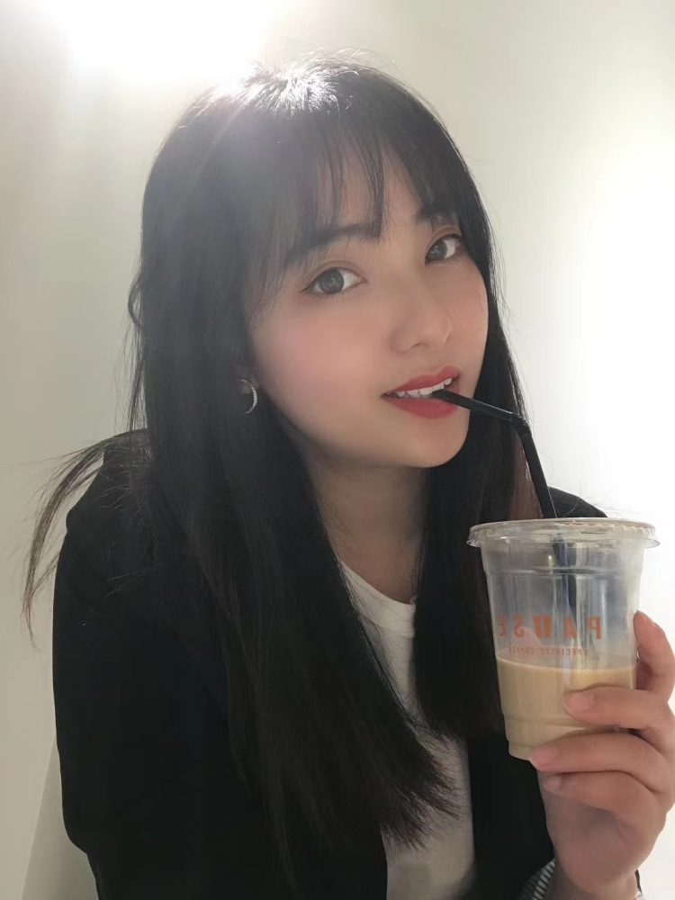 Michelle💋🔅-四川省·成都市·温江区-抖音,微博,知乎,某红薯-特强唱歌,健身,撸猫,拍照,修图,有单反。喜欢网购,也喜欢把好的东西种草给身边的人。平时工作比较规律,也希望在这个平台上拓展自己的另一面,发现人生的另一种可能。如果有寄拍,买家秀,开箱种草视频,以及探