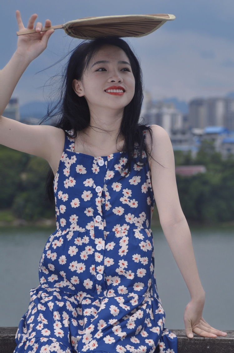 Voc.-广西壮族自治区·玉林市·玉州区-抖音,某红薯-喜欢美食,美妆,穿搭,和段视频vlog,接买家秀,开箱测评种草,平面模特,皮肤不错妆面模特也可以👀 ,可以免费试用噢!