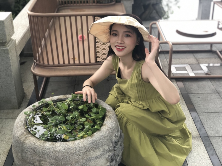 Voc.-广西壮族自治区·玉林市·玉州区-抖音,某红薯-喜欢美食,美妆,穿搭,和段视频vlog,接买家秀,开箱测评种草,平面模特,皮肤不错妆面模特也可以👀 ,可以免费试用噢!