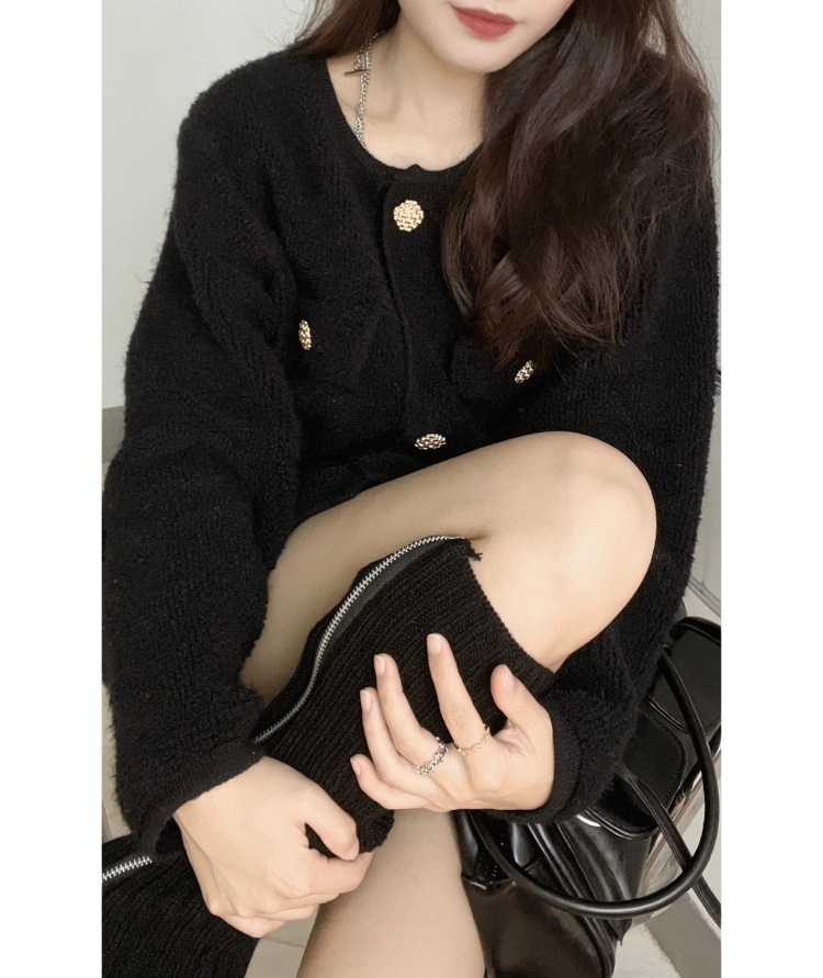 Daisy-广东省·广州市·白云区-抖音 某红薯 知乎 微博 -本人素人模特 身高:158 体重:80 风格比较多元素 可接饰品 寄拍 买家秀