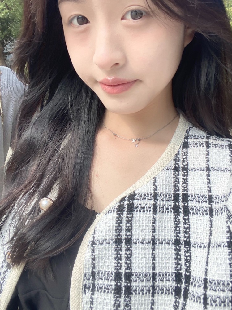 蛋挞-广西壮族自治区·南宁市·横县-快手-本人喜欢拍照也喜欢发发照片，喜欢去很多地方打卡，也喜欢穿新衣服新裙子拍照，可接首饰衣服鞋子等等。