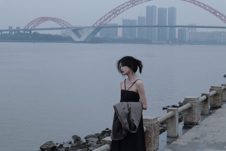 青崽-广东省·广州市·海珠区--接🍑宝、拼夕夕等寄拍,会修图,两年模特经验,认真出图,可接受重拍,身高165 体重45kg 腰围62,多种风格可拍,欢迎找我