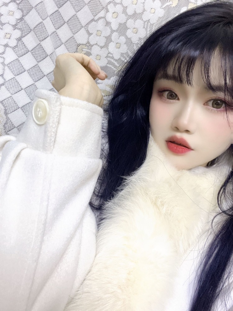 🍓小草莓脆脆鲨-四川省·绵阳市·涪城区--大家好!
新人,做过服装设计,现任职推广运营,广告设计,摄影剪辑,喜欢摄影,会修图,会剪辑视频,喜欢设喜欢画画,爱追求完美,接拍买家秀,种草,,化妆,护肤品
年龄:23
身高:161
体重:42KG