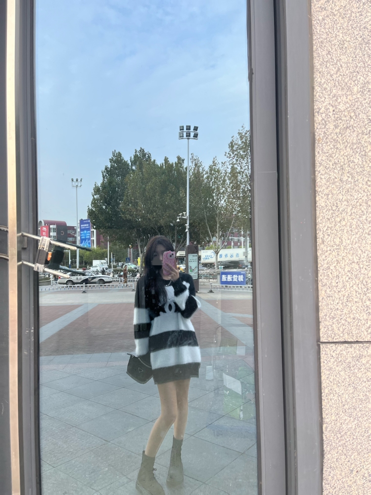 晗TnT-安徽省·合肥市·蜀山区-抖音快手-我身高168体重104,会p图,很想试试寄拍这个行业。接单的范围都可以,我也不太清楚 反正拍拍照好看的衣服嘛