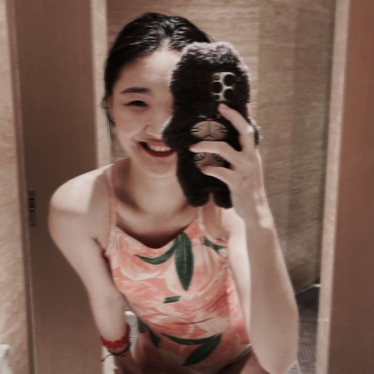 Chen-浙江省·杭州市·萧山区--170cm,50KG 
爱拍照，会P图
想要接寄拍，衣服裤子配饰都可以