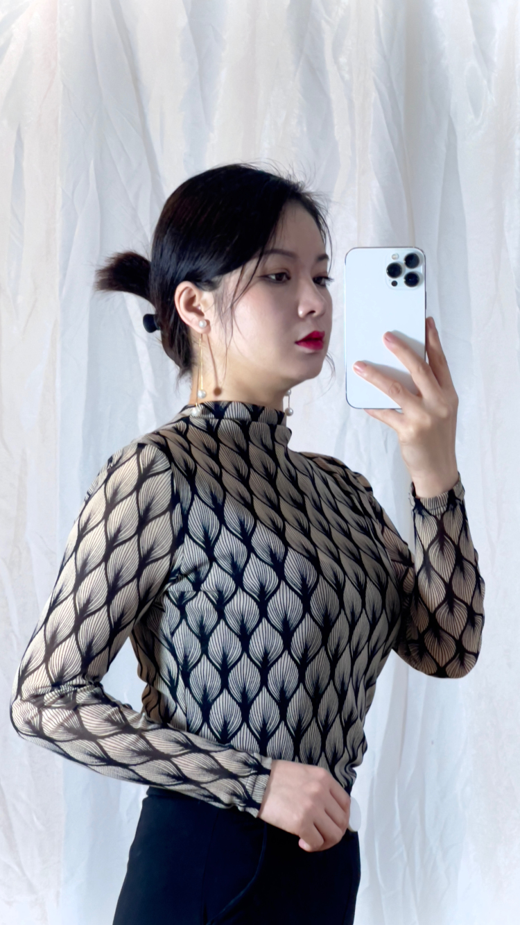 杨了个杨a-四川省·成都市·金牛区-抖音 快手  红书 都可发布-喜欢化妆穿搭  爱分享 爱拍照 接寄拍 拆箱测评 之前做过服装带货主播 平时也会拍一些穿搭照片和视频