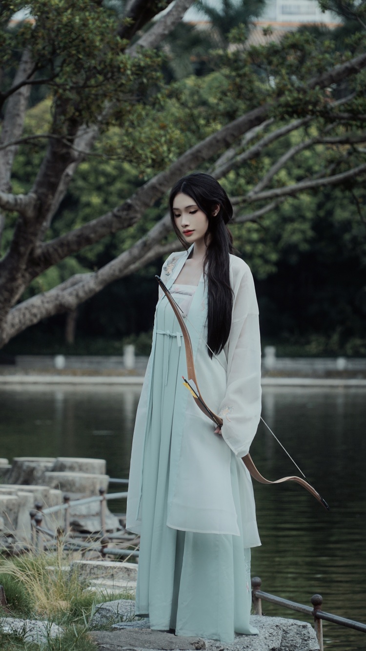 Tuiuu-广西壮族自治区·南宁市·青秀区-抖音-擅长舞蹈设计美妆穿搭，职业是主播模特，爱好摄影。承接买家秀tbpdd详情页，平模广告拍摄，种草推广，开箱测评，探店。出图快，有专业团队拍摄，真诚商家来有意带价与我的经纪人联系。