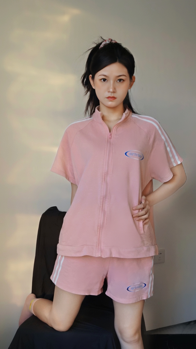 西餐厅吃螺蛳粉-广西壮族自治区·梧州市·岑溪市--大家好！我会拍照会穿搭有专业的修图后期技术，穿搭风格多样时间自由。可接寄拍送拍、淘宝、拼多多、独立原创品牌等平台，可接物品种类:包包、首饰、美甲、服装、帽子、袜子、鞋子、手表等，可长期合作本人00后身