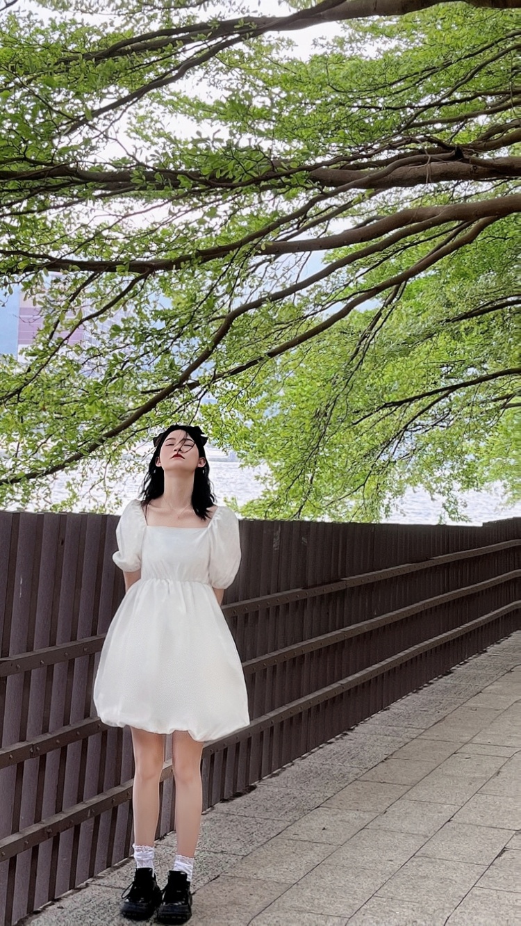 西餐厅吃螺蛳粉-广西壮族自治区·梧州市·岑溪市--大家好！我会拍照会穿搭有专业的修图后期技术，穿搭风格多样时间自由。可接寄拍送拍、淘宝、拼多多、独立原创品牌等平台，可接物品种类:包包、首饰、美甲、服装、帽子、袜子、鞋子、手表等，可长期合作本人00后身