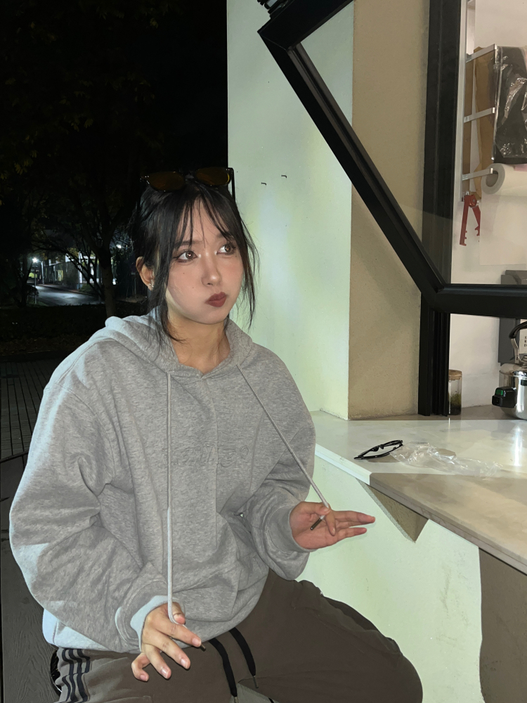 雪茄-浙江省·杭州市·临安区-抖音,某红薯-在校大学生,会拍照且喜欢拍照,风格多变。接买家秀、探店打卡,其他也可以。身高168,体重52。