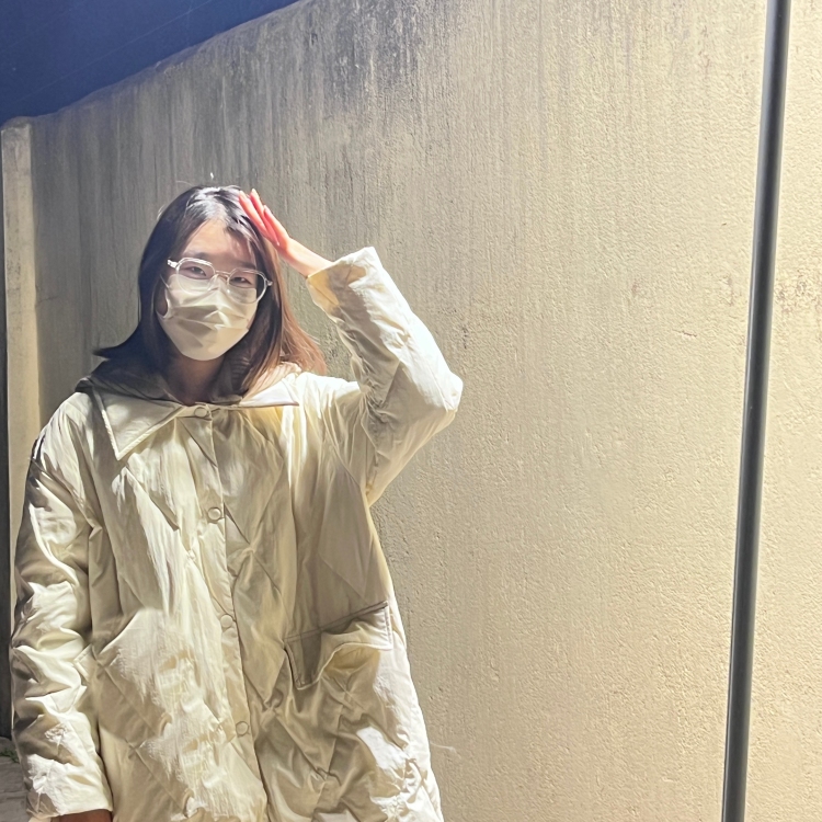 iuh*-江苏省·徐州市·泉山区--喜欢拍照，风格多变，可以适合各种风格
身高:168
体重:47kg