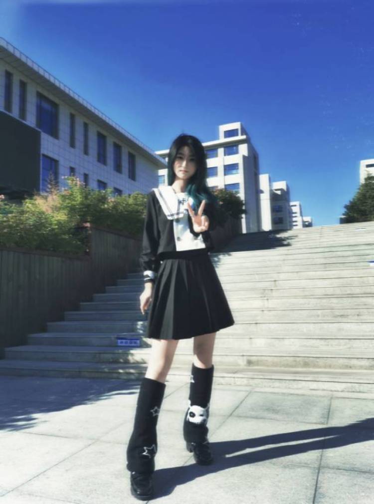 T-fovik-I-河北省·沧州市·新华区-抖音-非常喜欢拍照片 而且风格多样可驾驭各种风格  速度快而且拍照认真 可接多种风格衣服彩妆视频鞋子等各种物品的单