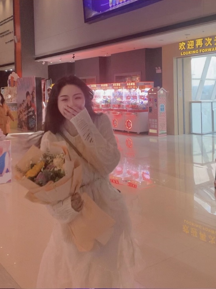 Lizie-山东省·德州市·德城区-抖音/某红薯/微博-168cm 110斤 
纯欲风 新中式 美式辣妹 淑女风 都市丽人风 公主风
可接买家秀、寄拍、探店打卡
衣服、鞋子、饰品（有锁骨）、美甲（手细长）可探店（因疫情 仅接德州范围内）
