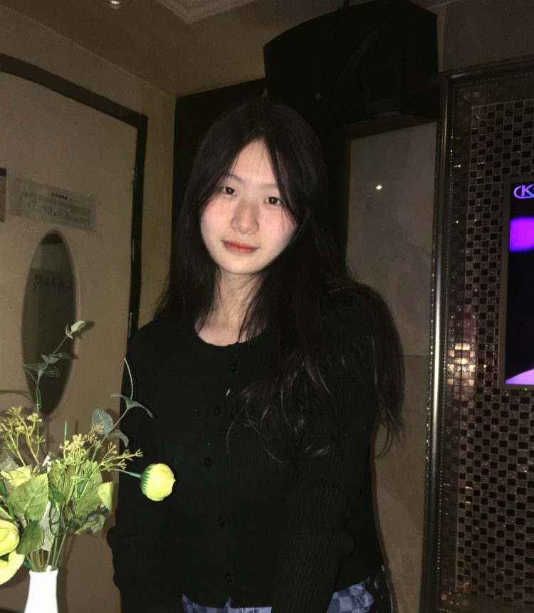 moment.-陕西省·西安市·高陵区-抖音，微博，某红薯-拍照，视频都可，学生党。买家秀，寄拍，小饰品，开箱视频都可接，能修图。身高176cm，体重69kg，有自己穿搭风格。