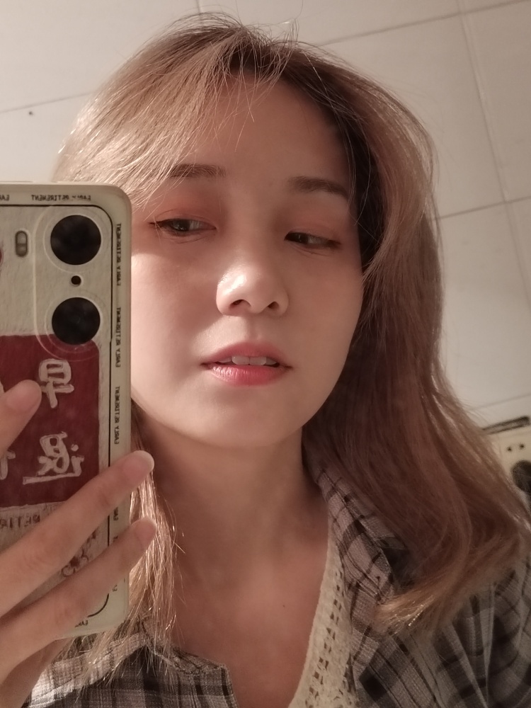 小花儿--翠花总是欢乐多-上海市·上海市·松江区-抖音-买家秀，寄拍模特，短视频带货，目前抖音穿搭博主建号中，寄拍服装剪辑视频在博主抖音发布宣传