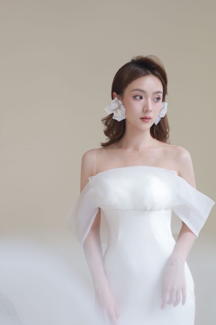 41y-重庆市·重庆市·巴南区--接单范围:
买家秀、卖家秀、服装、饰品、发饰寄拍,化妆品试色寄拍、平面、短视频、mv拍摄
可出图片可出视频,舞蹈专业生,做过多次创作模特
有落地镜,可拍