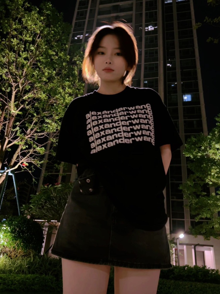香草布丁-广东省·东莞市·长安镇--接单买家秀 淘宝模特 可寄拍 会修图 会拍照 会构图 拍到你满意为止
艺名:徐丙澜
身份:学生
年龄:19
身高:160CM
体重:50KG