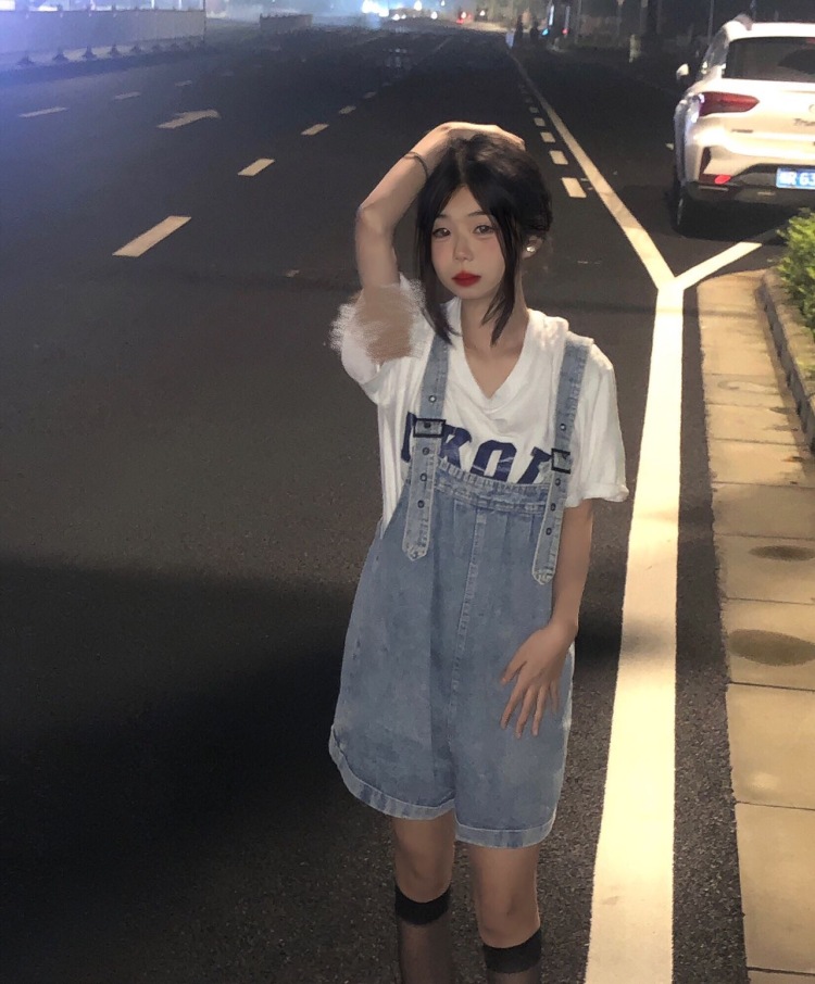 ᅠᅠ熊二-广西壮族自治区·贵港市·港北区-快手-接寄拍和送拍
身高155
体重83
什么风格都可以
会p图！！！