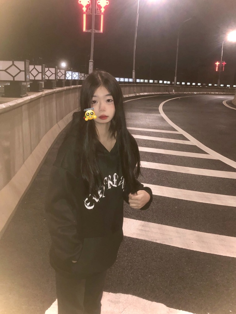 ᅠᅠ熊二-广西壮族自治区·贵港市·港北区-快手-接寄拍和送拍
身高155
体重83
什么风格都可以
会p图！！！