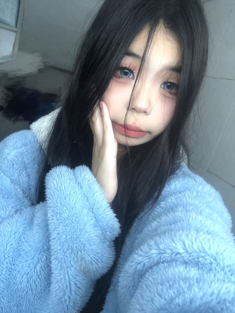 ᅠᅠ熊二-广西壮族自治区·贵港市·港北区-快手-接寄拍和送拍
身高155
体重83
什么风格都可以
会p图！！！