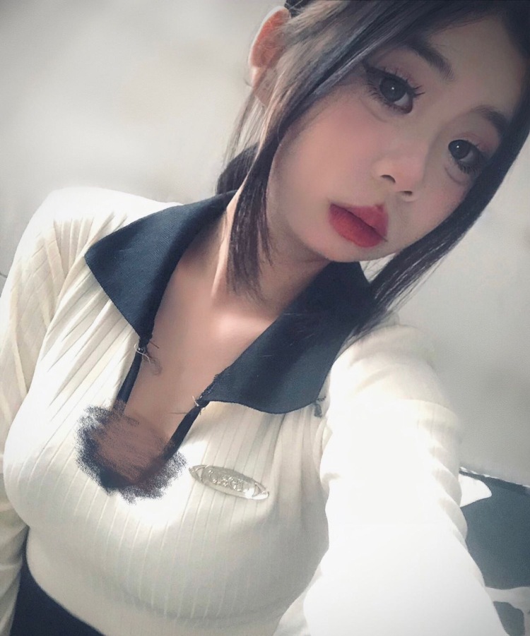ᅠᅠ熊二-广西壮族自治区·贵港市·港北区-快手-接寄拍和送拍
身高155
体重83
什么风格都可以
会p图！！！