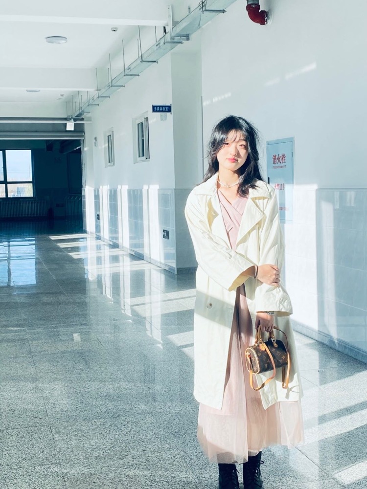 惠惠子-黑龙江省·哈尔滨市·通河县-快手-学生党接寄拍买家秀，希望有靠谱的商家，自己会修图可接首饰拍价钱好协商
有自己的风格身高168cm体重49公斤