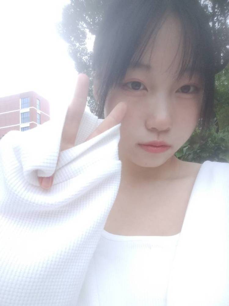 是风动-安徽省·蚌埠市·固镇县-抖音-身高168，体重50kg，返图模特，会拍照，交图快，在校大学生