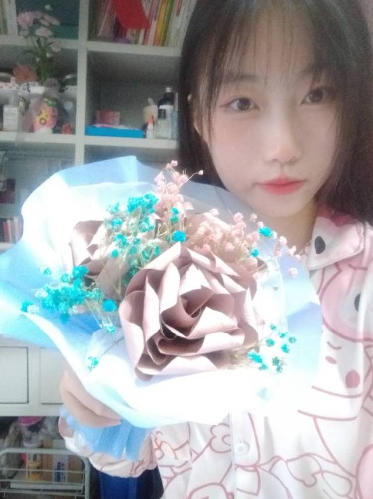 是风动-安徽省·蚌埠市·固镇县-抖音-身高168在校女大学生，爱拍照爱美妆，出图快，认真负责，求合作
