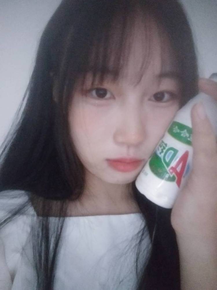 是风动-安徽省·蚌埠市·固镇县-抖音-身高168在校女大学生，爱拍照爱美妆，出图快，认真负责，求合作
