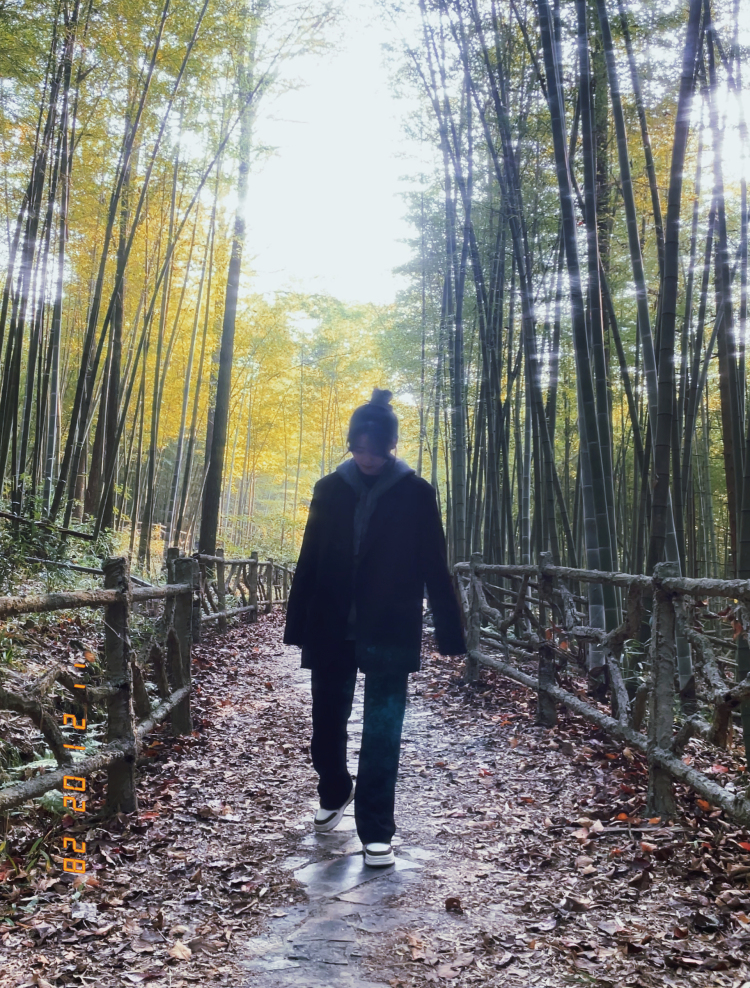灿灿｜-贵州省·六盘水市·钟山区--买家秀， 直播带货 ，短视频推广 ，好物种草，平时就爱买买买，也喜欢穿搭和美妆，还有各种收纳，零食！