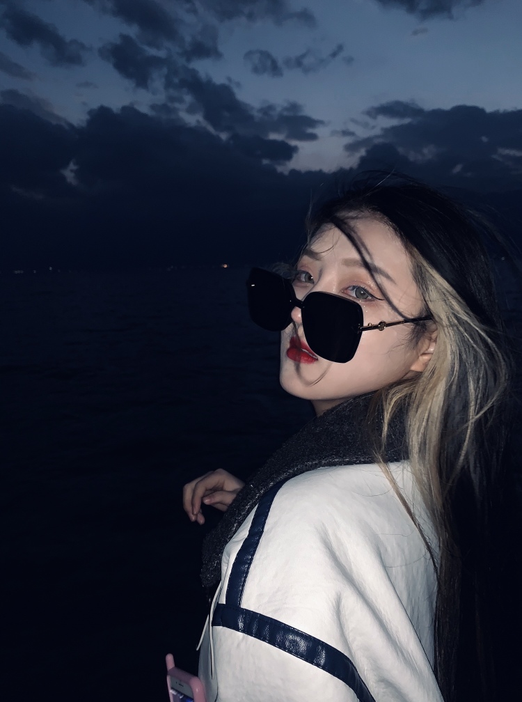 怎么办.-湖南省·湘西土家族苗族自治州·吉首市-抖音-大家好 希望接到寄拍 本人身高165 体重90斤 平时也爱拍照.～👀