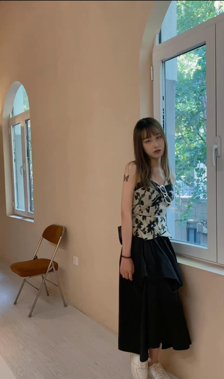 Bellini-广西壮族自治区·柳州市·鱼峰区-抖音、微博、某红薯、知乎-身高168cm体重52kg 长腿白皙比例三七分
清纯挂御姐气质 好说话佣金都可议
纯欲风 辣妹风 运动休闲风都拿捏得当
会p图但不过分
4年产品文案功底 节省沟通成本完成效率很高
买家秀寄拍赠拍
