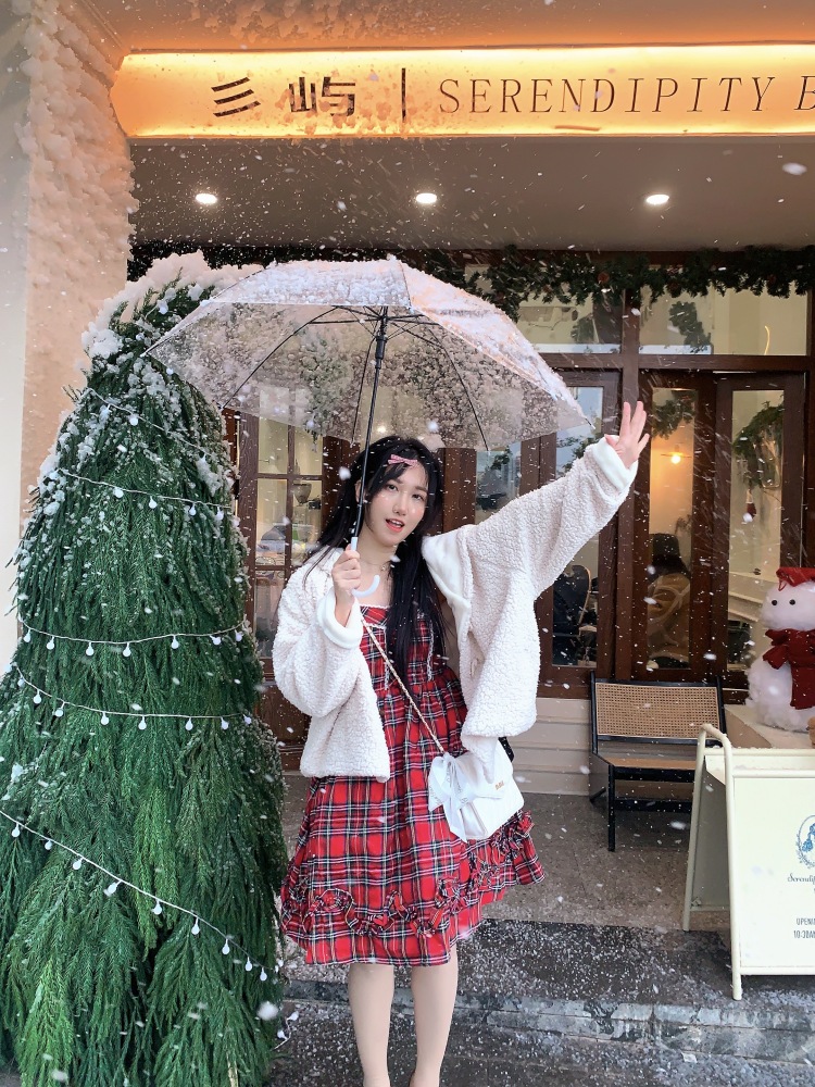 芊芊-广西壮族自治区·南宁市·青秀区-微博/抖音-平常爱拍照,风格多变,jk制服,洛丽塔,辣妹,休闲纯欲风,汉服都可以,会修图,会穿搭,可以接寄拍送拍,探店打卡,种草姬,出图效率很快,请店主大大们给我个机会,我会努力拍出产品的优点