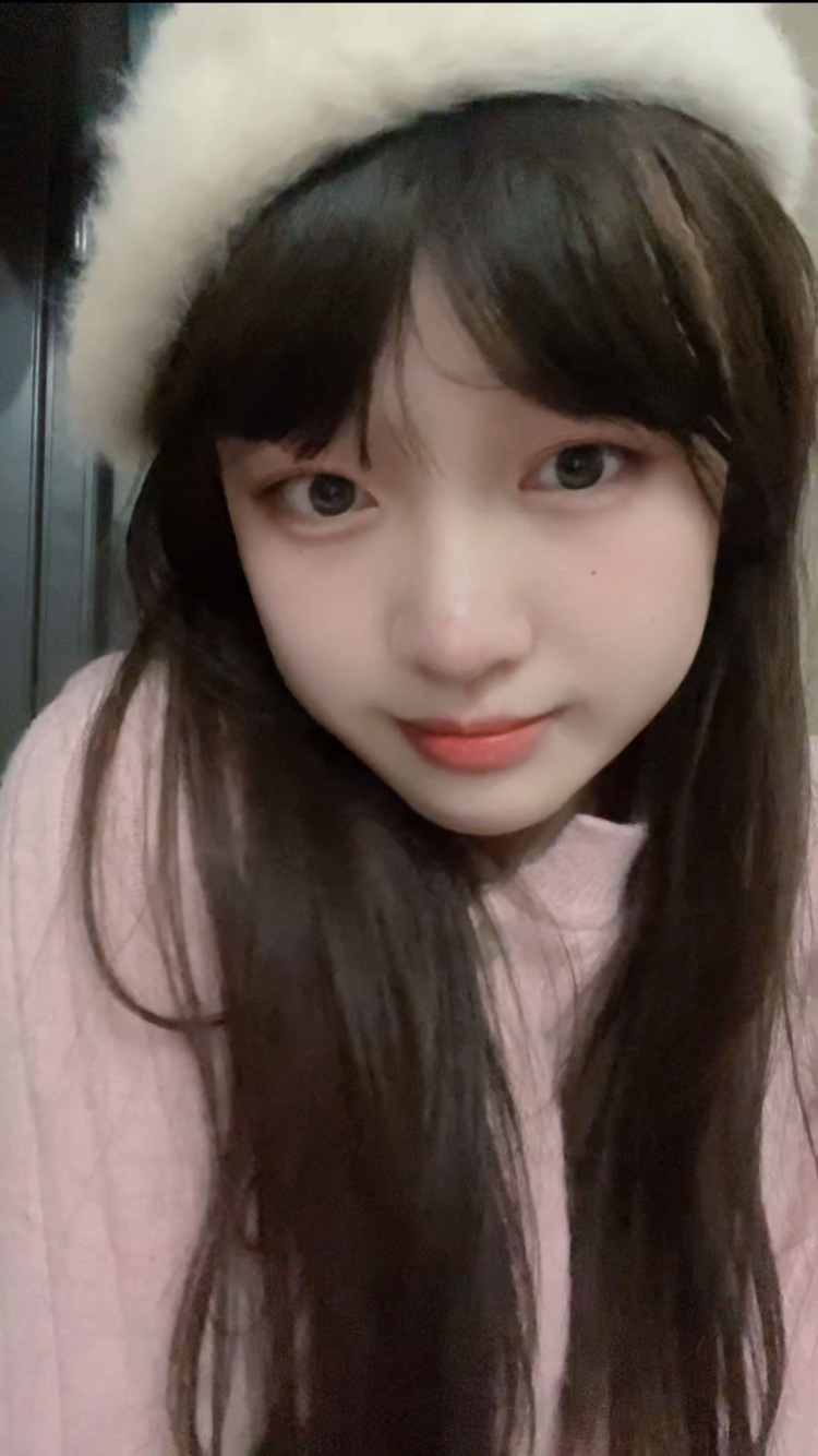 爱吃拐杖小饼干的可乐🎀-安徽省·合肥市·蜀山区-抖音某红薯-接寄拍 衣服 帽子 首饰都可以哒 不在乎单子大小 拍到满意为止