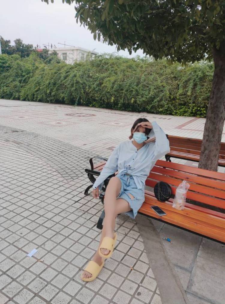 Y-河南省·郑州市·二七区-快手-性格外向,善于沟通表达,身高165,体重100,鞋码38,擅长拍照修图,会剪辑视频
在校女大学生 时间充裕 随时可接单。
接受寄拍,接衣服 鞋子 首饰品 宝宝。