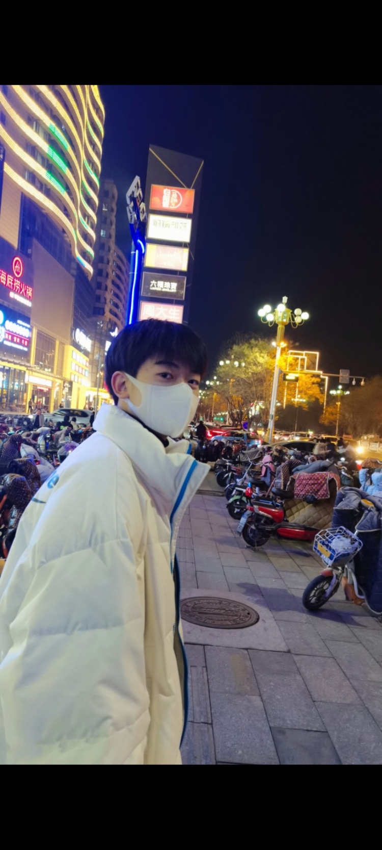 只昂-河北省·承德市·双桥区-快手-18
身高180
体重62kg
我是新人 时间弹性可接 寄拍 网拍 都可接单有需要可以找我 可长期合作,接买家秀 淘宝等一切活动