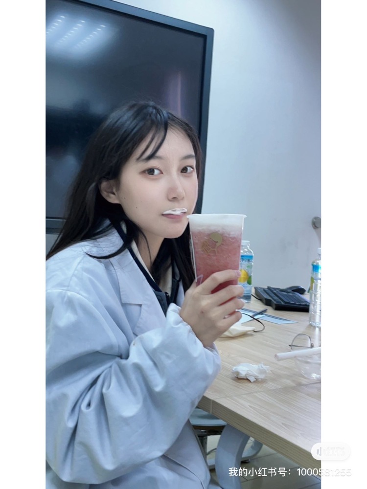 陈小姐.-上海市·上海市·奉贤区-抖音，微博，某红薯-无任何接单范围，会P图，接受推广，好物分享，寄拍，约拍，签约等。年龄18，身高157，体重79，