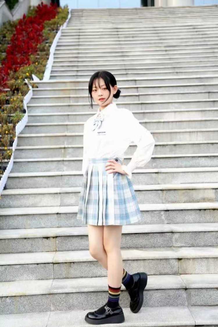 欣欣-河南省·平顶山市·新华区--接单范围:接寄拍或送拍 有经验 拍到你满意为止 本人现在短发 可接假发或不露脸的 一切好商量 本人好相处