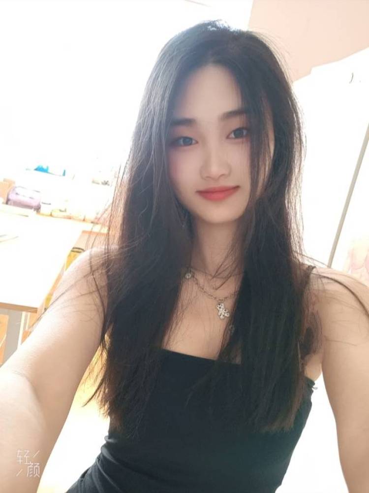 99%-河南省·信阳市·商城县-抖音-会制作视频,身高160,体重82,腰线比较细,适合小个子穿搭,可爱风,辣妹风,接饰品项链手链,衣服