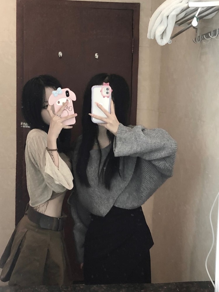 李斯棋🥀-云南省·昭通市·昭阳区-快手 抖音-会唱歌跳舞 化妆 测评都可以 试穿 带货 快手有流量 拍照有专业的 苹果手机 看上的来!!!!!!!!