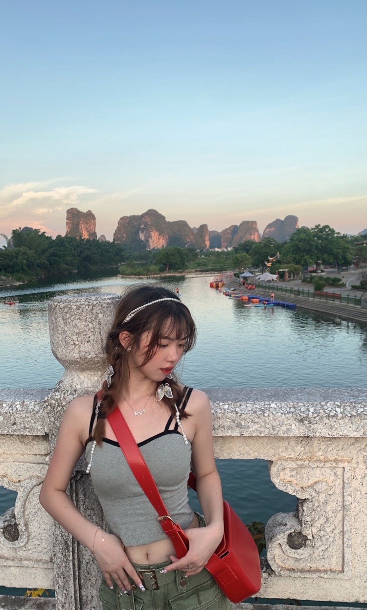 🎀-广东省·广州市·番禺区--会拍照出图快,接受修改,合作费用合理均可,可发布推广,可以拍各种风格~衣服,包包,鞋子,饰品都可以~套餐拼多多都可以