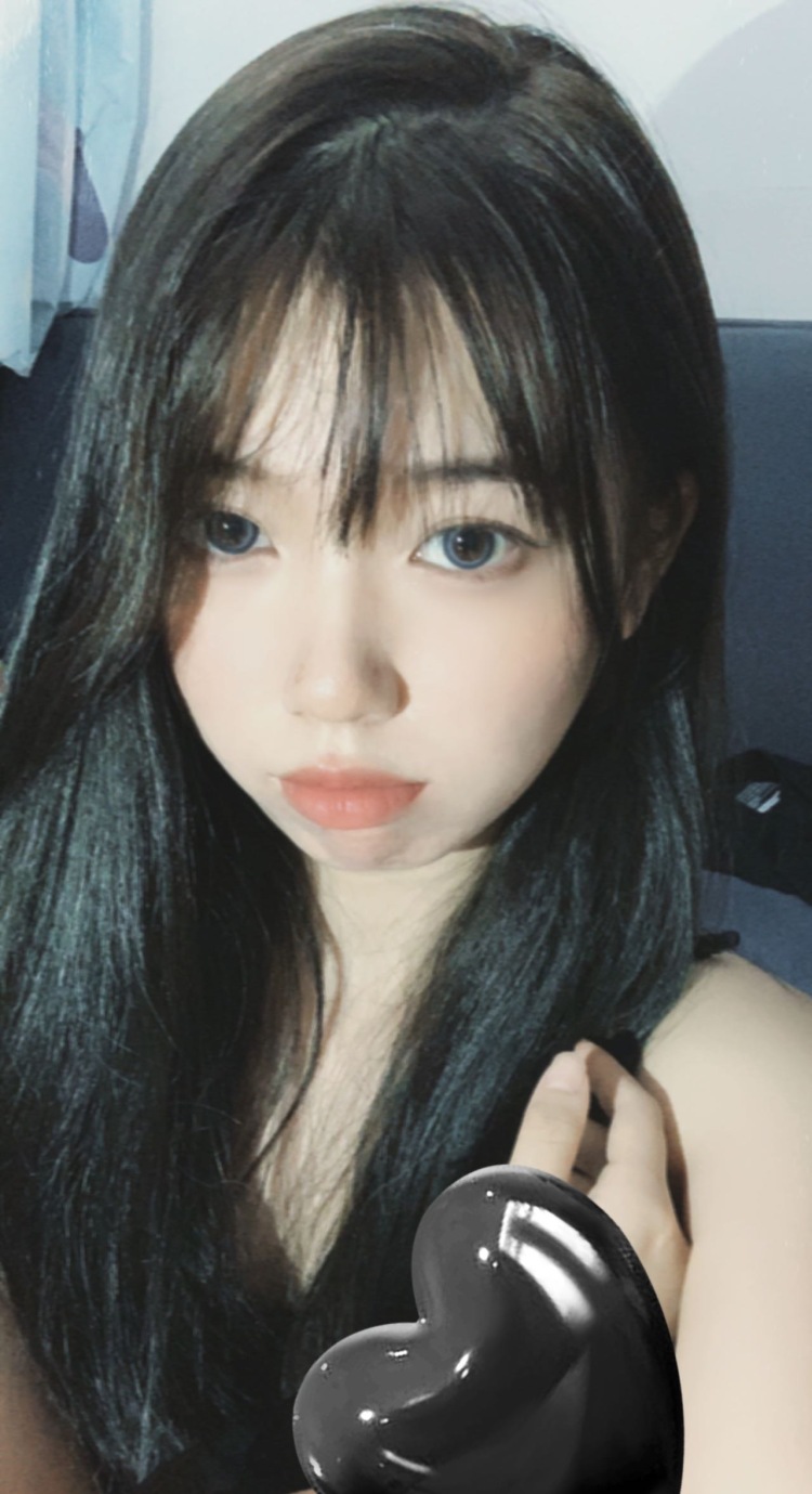 🎀-广东省·广州市·番禺区--会拍照出图快,接受修改,合作费用合理均可,可发布推广,可以拍各种风格~衣服,包包,鞋子,饰品都可以~套餐拼多多都可以