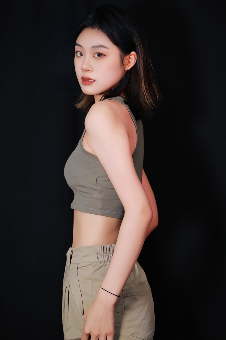 牛牛-重庆市·重庆市·铜梁区-抖音/微博-接服饰类买家秀 风格不限/可甜可御
化妆品开箱测评也可 风格多样