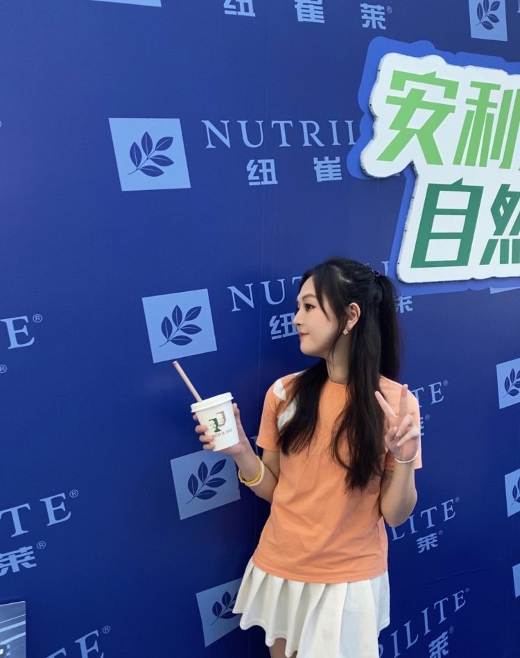 嗷嗷-广东省·汕头市·潮阳区-抖音-身高体重:163/96
我的特长是:平面模特拍摄,短视频剪辑,
探店打卡,活动主持,商品买家或者商品详情页拍摄,擅长ps制作网店详情和主图。
