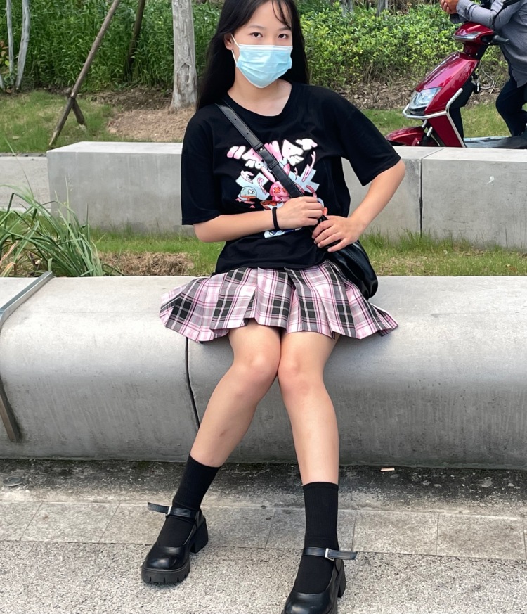 田国庆-湖南省·湘西土家族苗族自治州·吉首市-快手 刚完没多久-接拍寄拍模特
身高163 体重97
可接衣服 饰品 鞋子 等(风格多样)
诚信服务